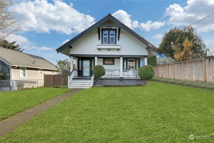 Property Photo:  1020 S 40th Street  WA 98418 