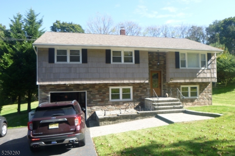 Property Photo:  39 Quarry Ridge Rd  NJ 08809 