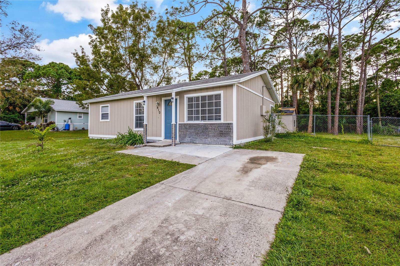 Property Photo:  410 Tunis Road SW  FL 32908 