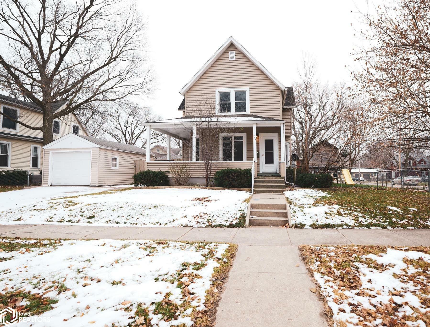 Property Photo:  233 5th Street  IA 50401 