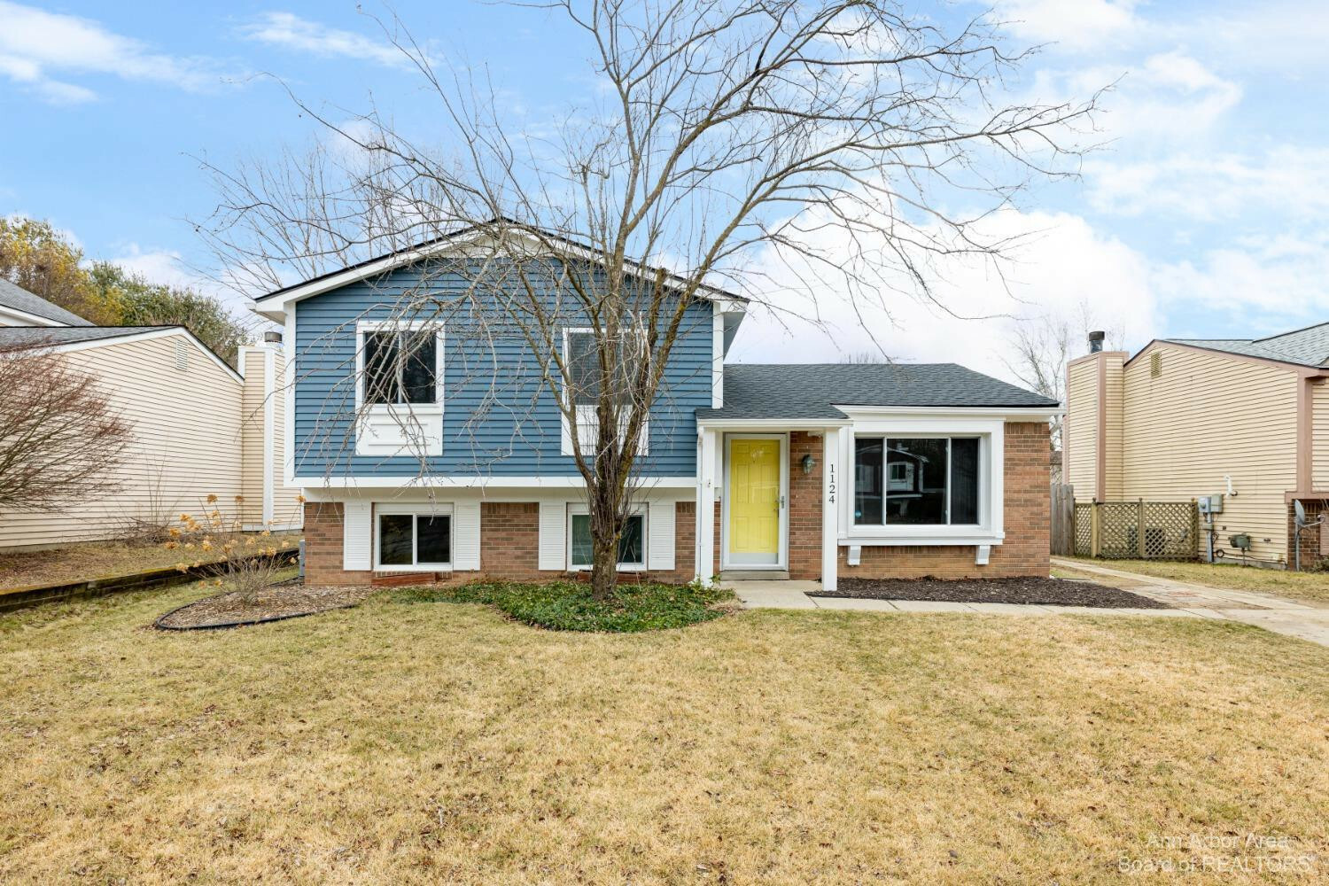 Property Photo:  1124 Rue Deauville Boulevard  MI 48198 