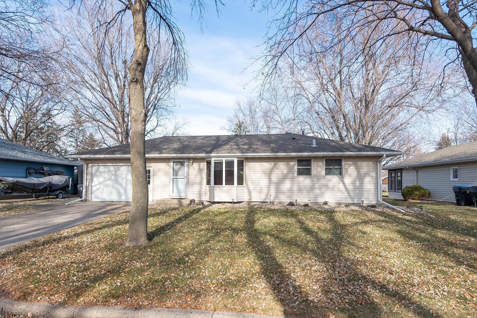 Property Photo:  144 E Welcome Avenue  MN 56001 