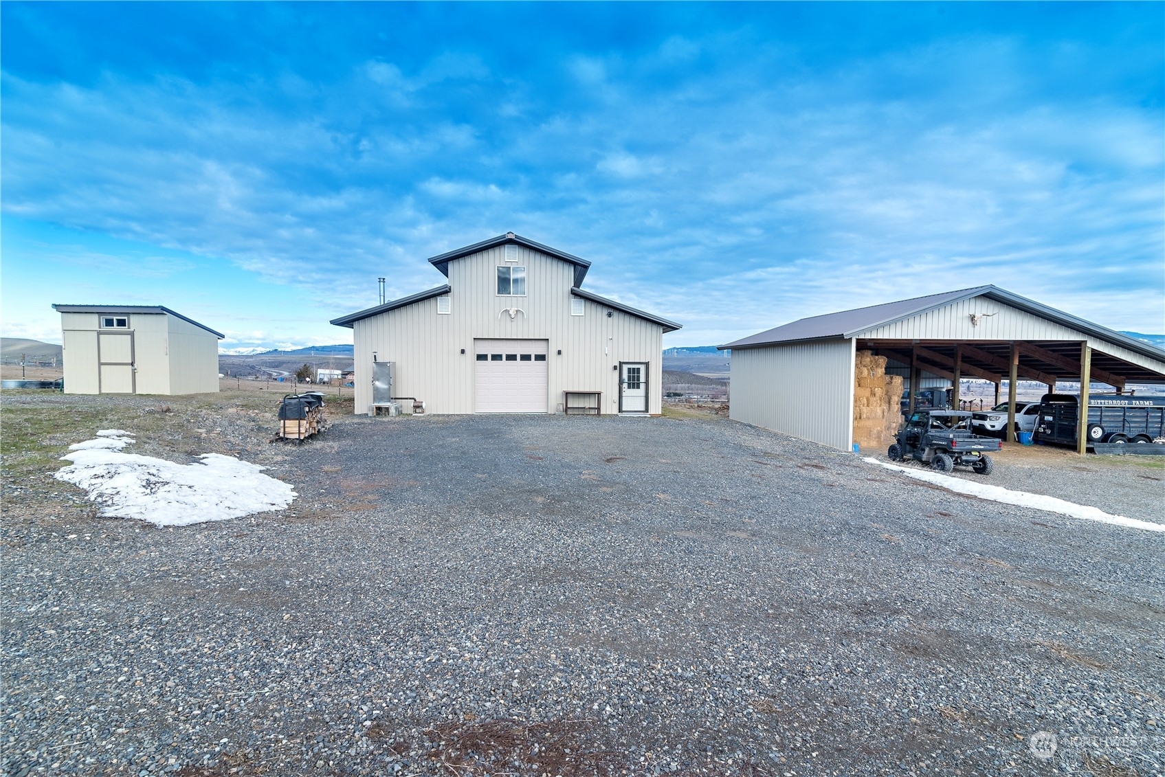 Property Photo:  211 Labrador Drive  WA 98946 