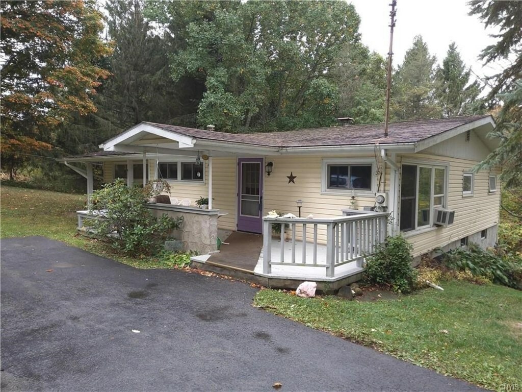 Property Photo:  757 Elm St Ext  NY 13073 