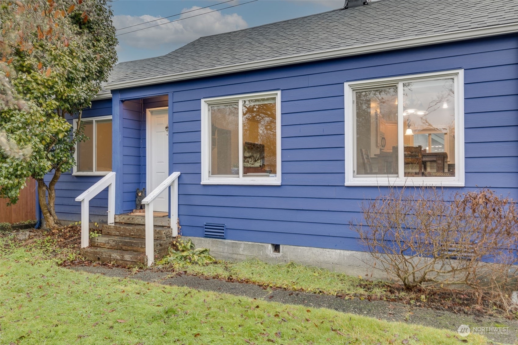 Property Photo: 2113 Virginia Avenue WA 98201