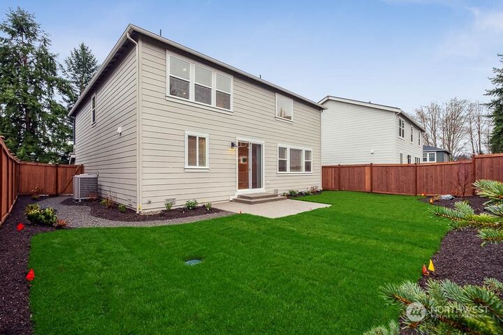 Property Photo: 7436 NE 203rd Street 3 WA 98028