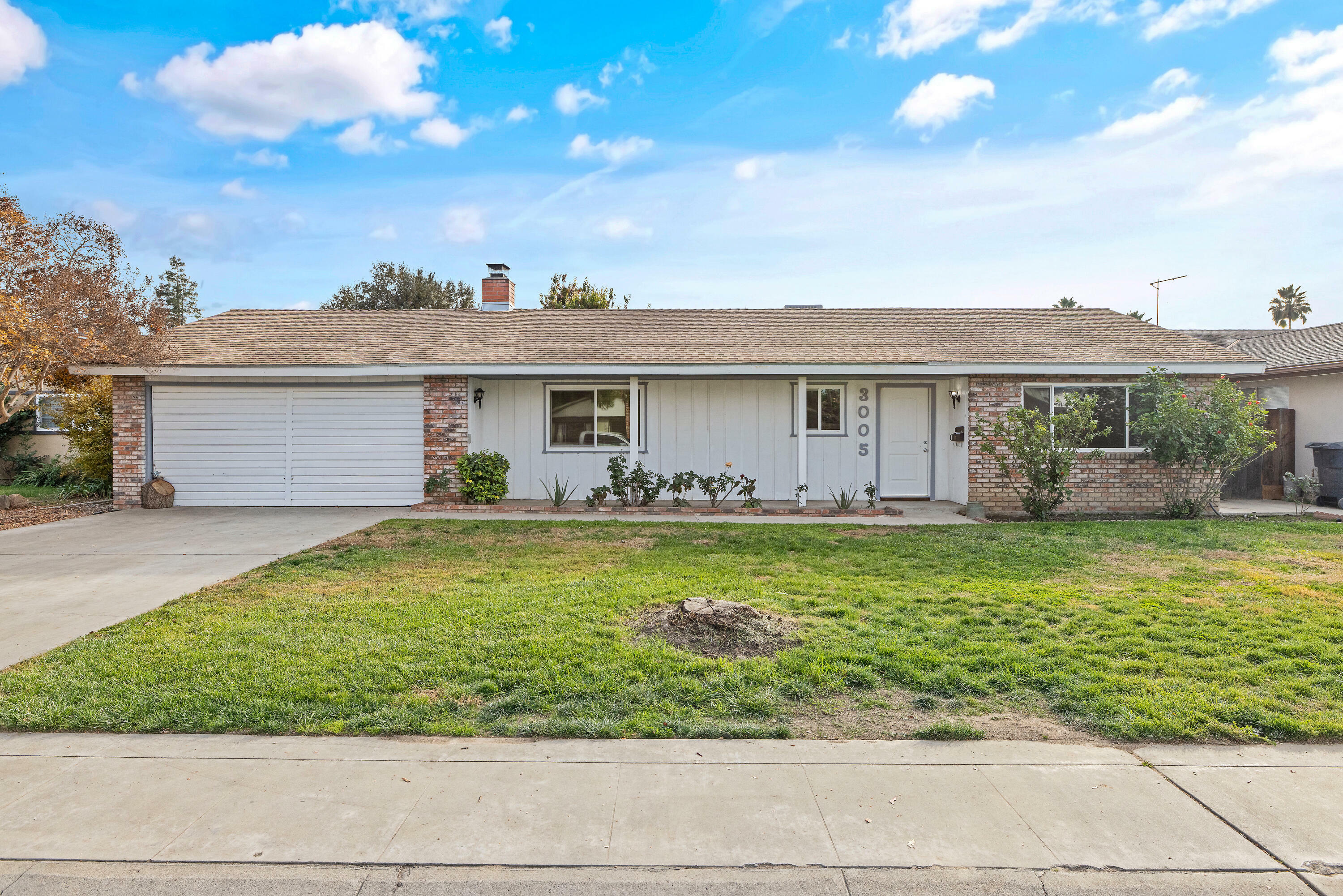 3005 W Mary Avenue  Visalia CA 93277 photo