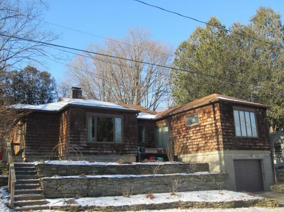 Property Photo:  121 Crescent Place  NY 14850 