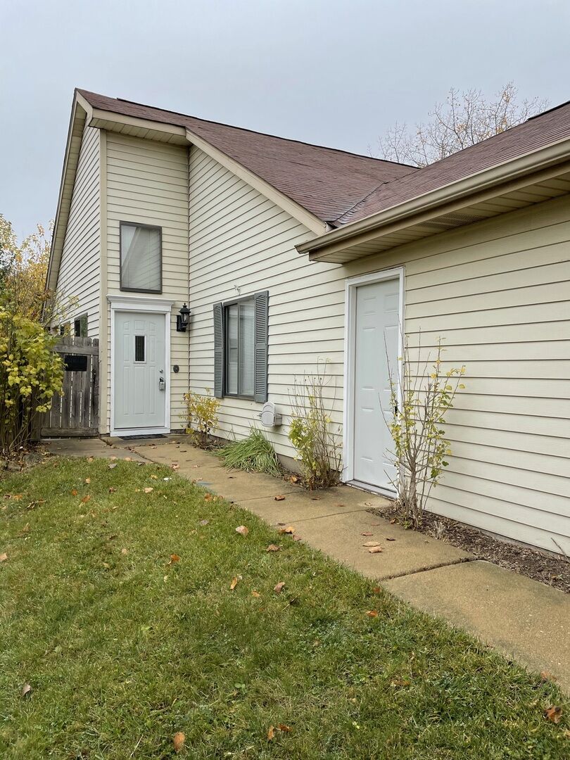 Property Photo:  1005 Pheasant Run Lane  IL 60504 