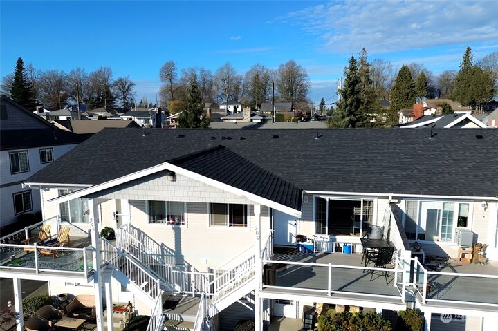 Property Photo:  725  Judson Street 202  WA 98264 