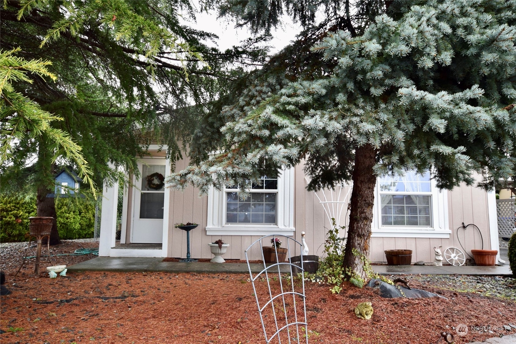 Property Photo:  604 N Seventh Avenue  WA 98382 