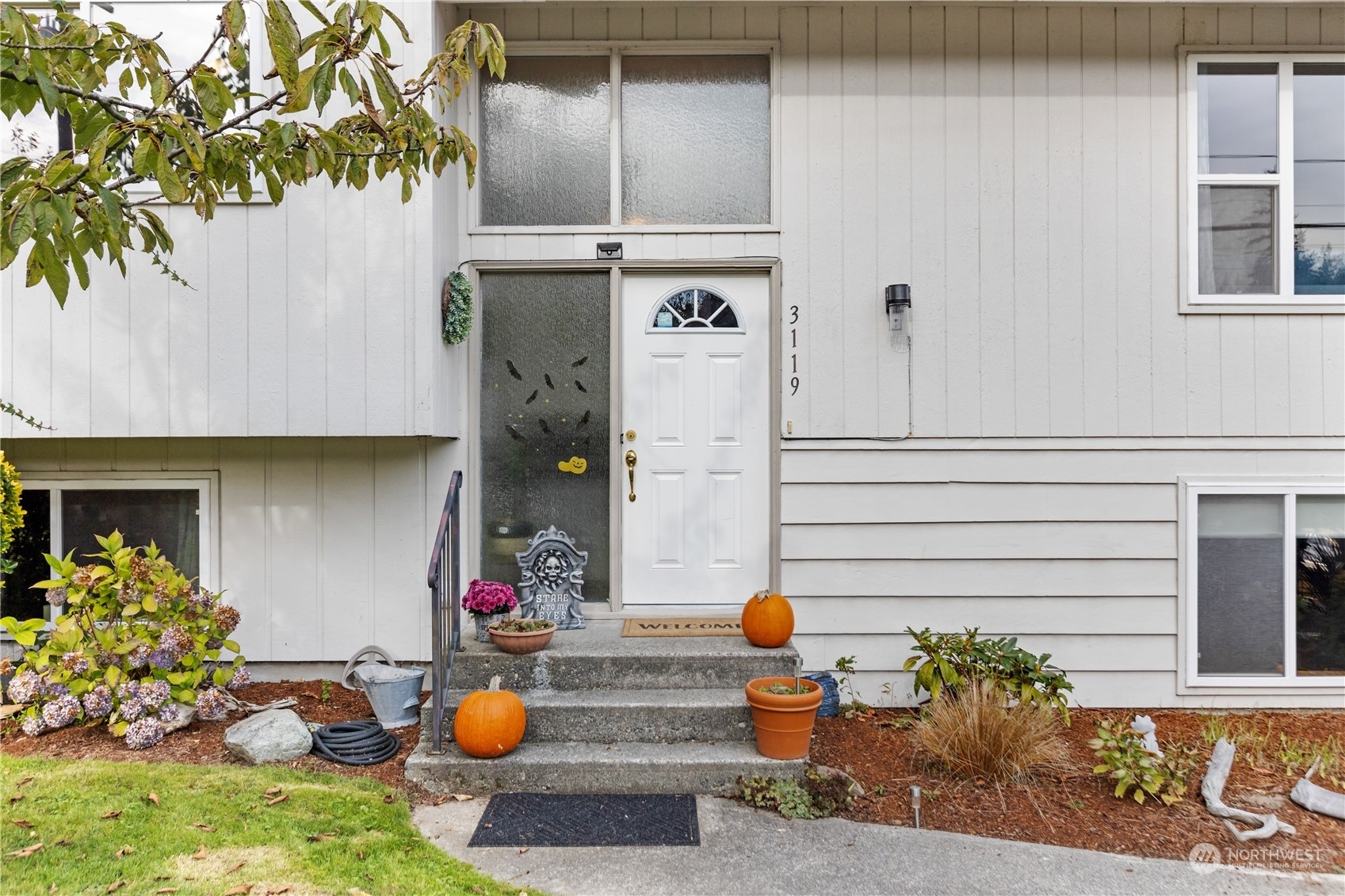 Property Photo:  3119 W Mukilteo Boulevard  WA 98203 