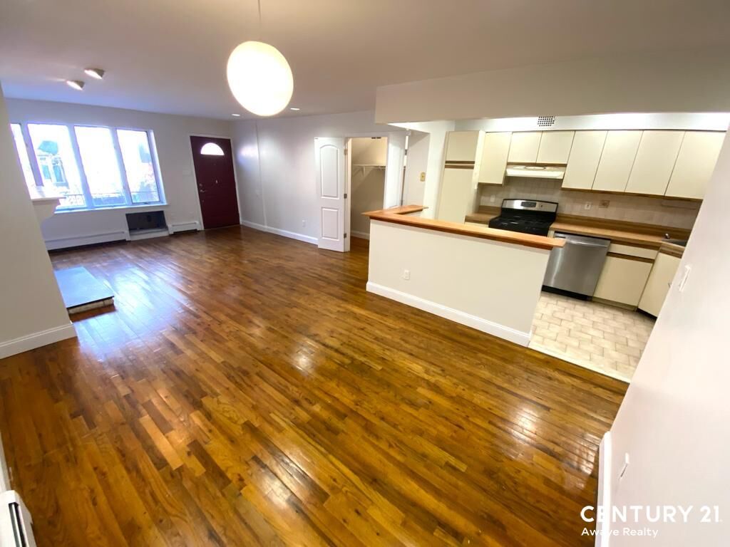 Property Photo:  164 Huntington Street 2  NY 11231 