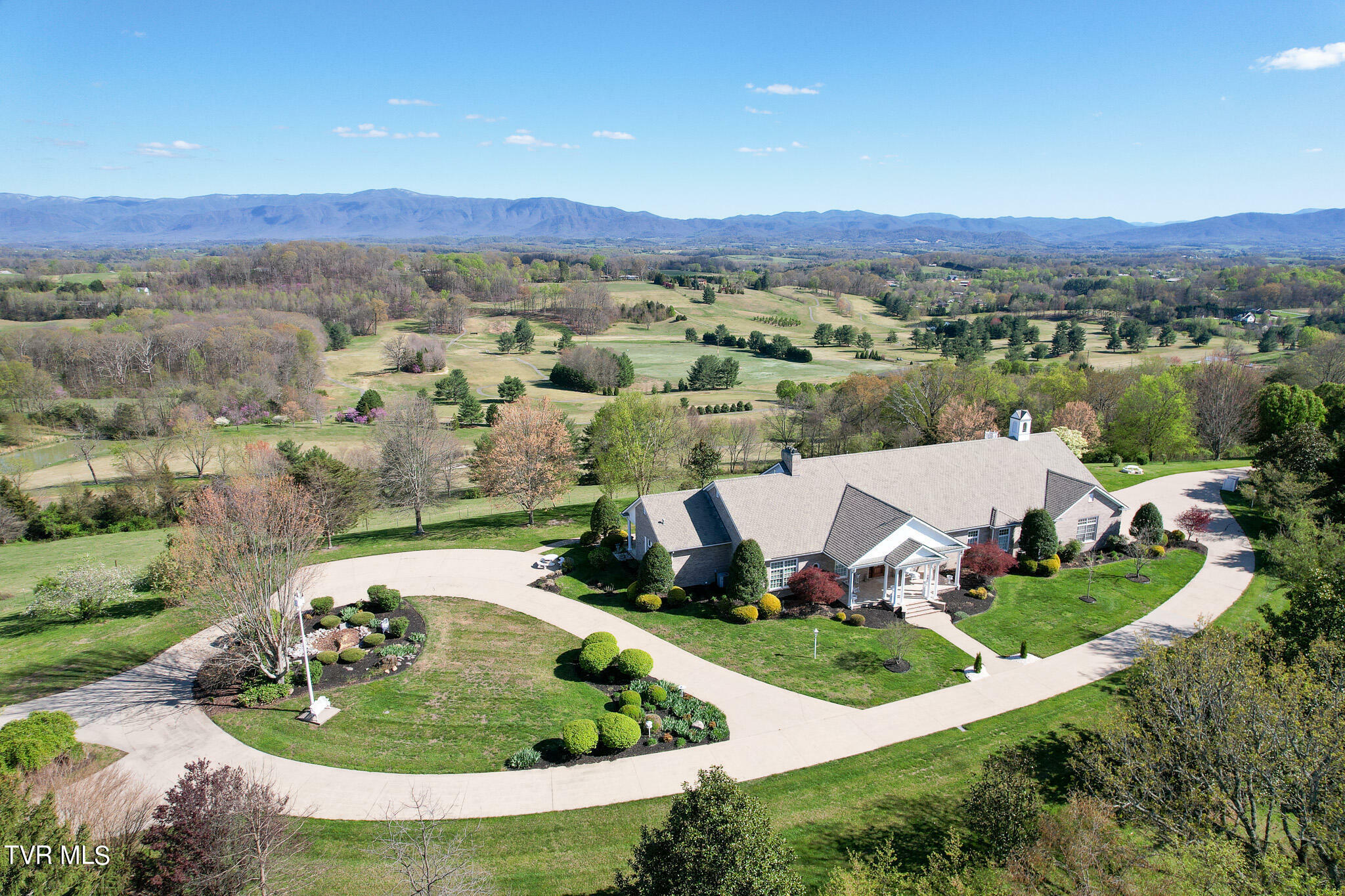 Property Photo:  215 Lick Hollow Road  TN 37743 