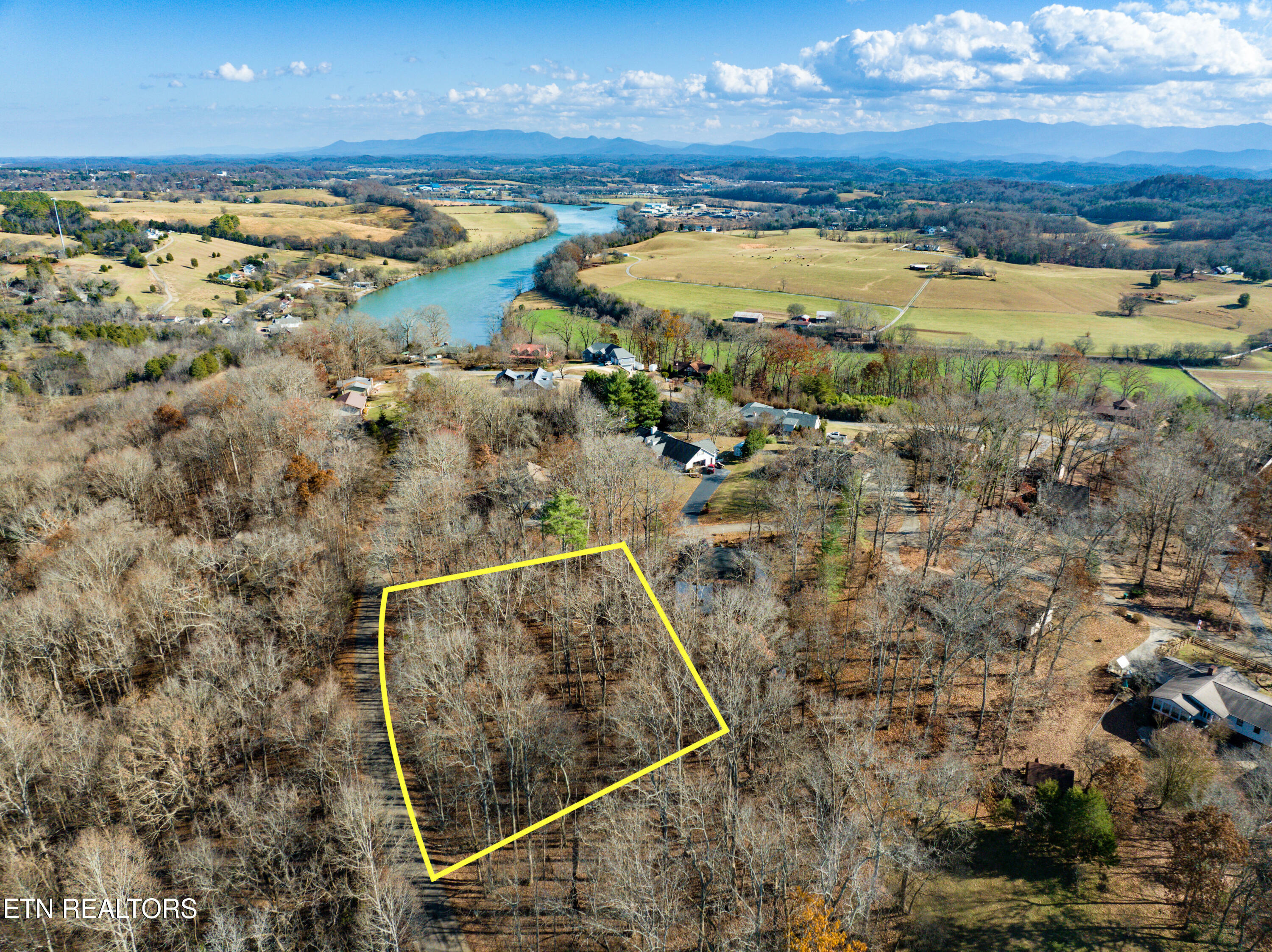 Property Photo: Eagle Nest TN 37764
