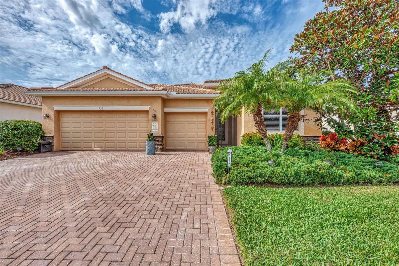 Property Photo:  1922 Mesic Hammock Way  FL 34292 