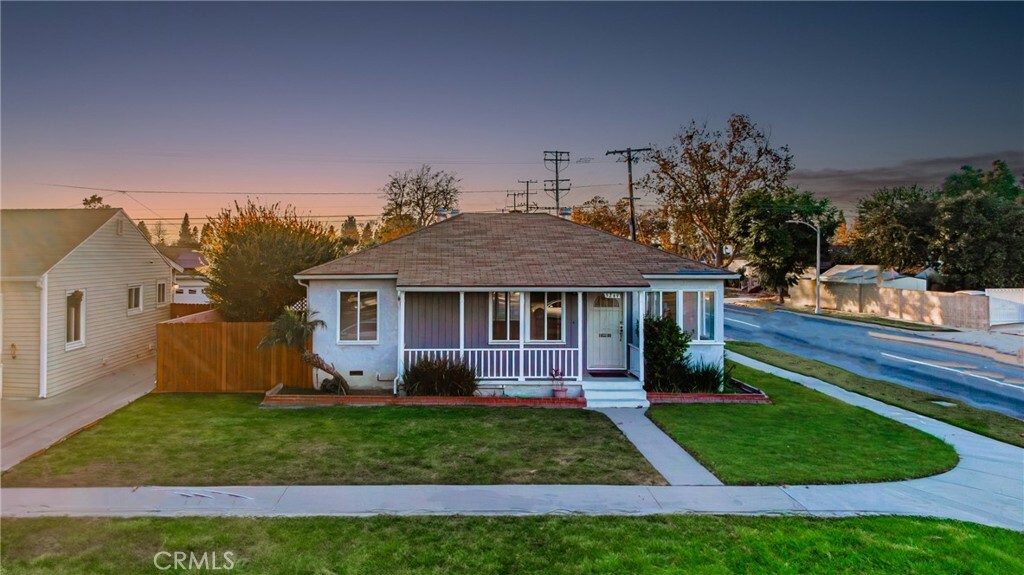 Property Photo:  5249 Bellflower Boulevard  CA 90713 