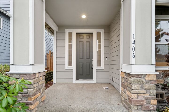 Property Photo:  1406 34th Street SE  WA 98372 