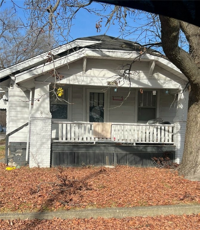 Property Photo:  2502 E Prairie Street  IL 62521 