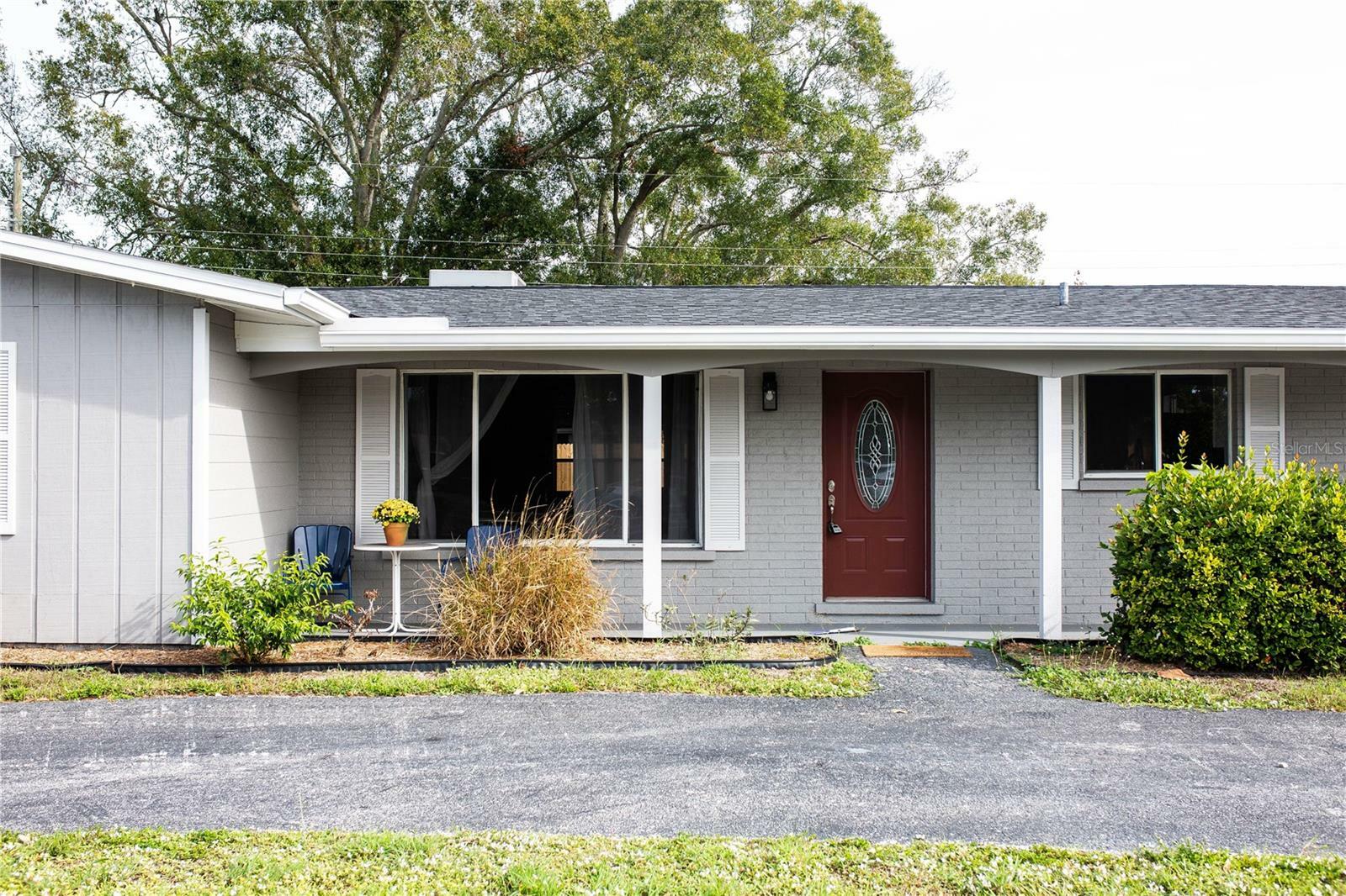 Property Photo:  2415 S Tuttle Avenue  FL 34239 