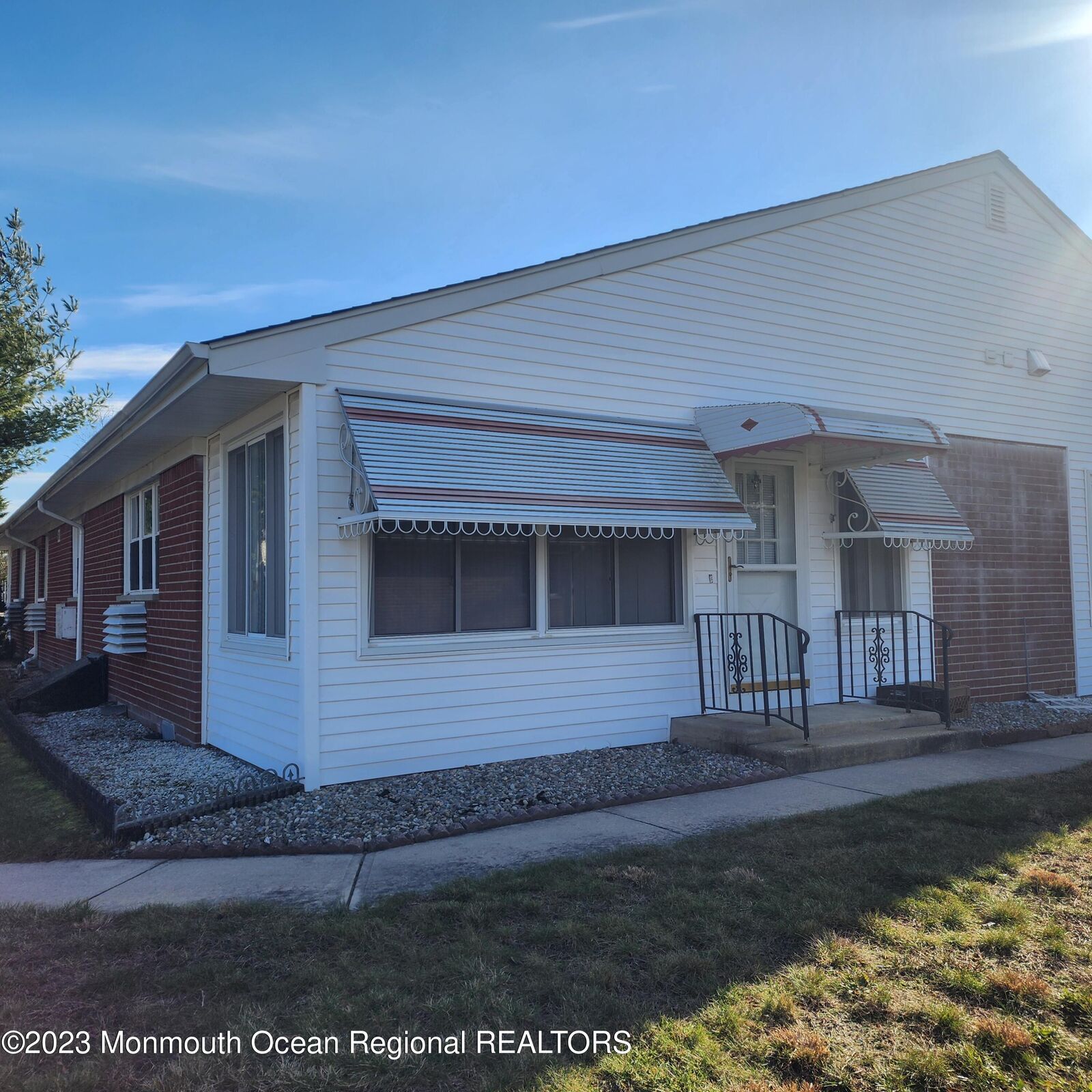 Property Photo:  602 Willow Lane  NJ 08759 