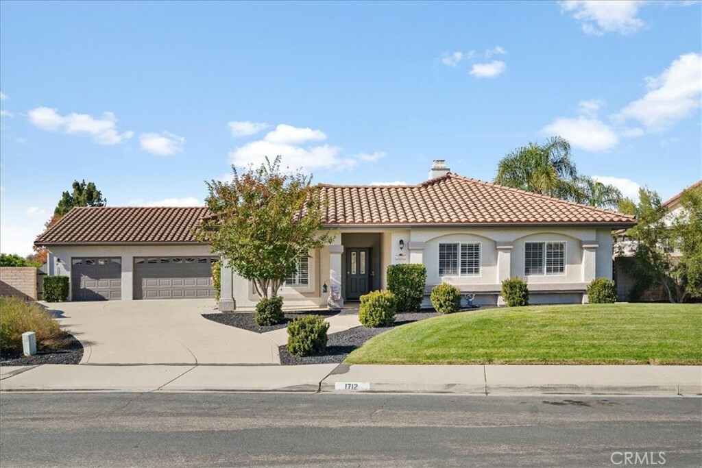 Property Photo:  1712 Horseman Court  CA 93454 