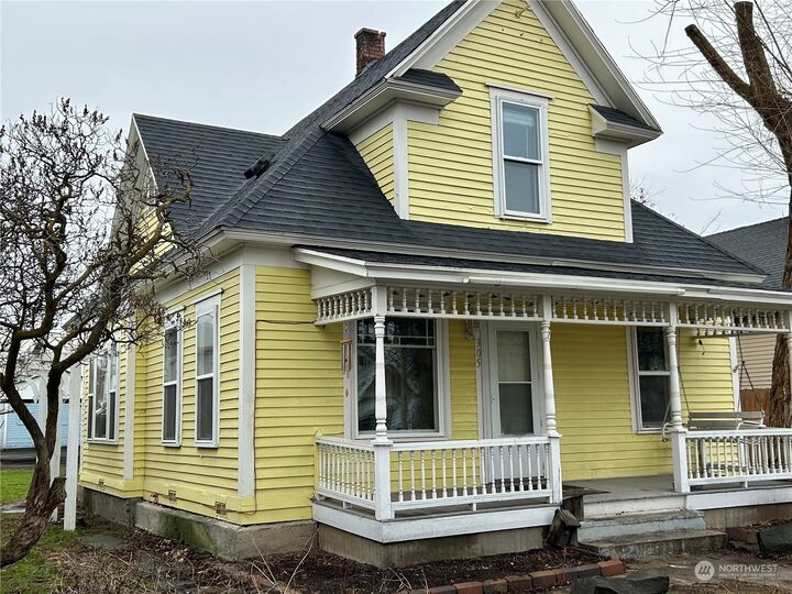 Property Photo:  305 S Alder Street  WA 99159 