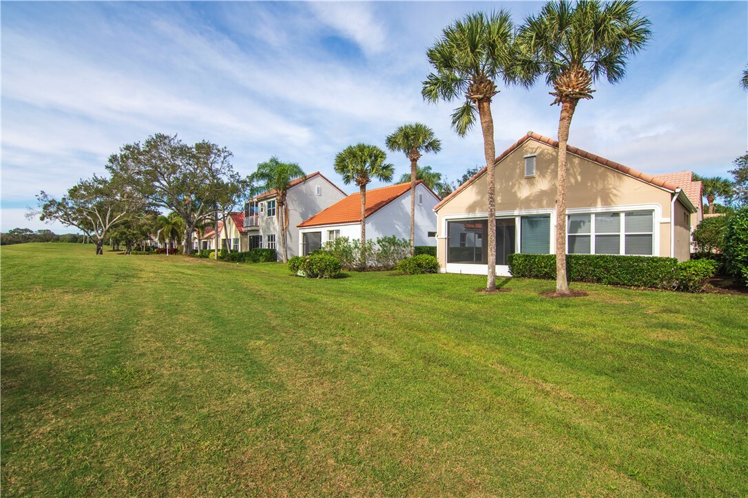 Property Photo:  1629 Victoria Circle  FL 32967 