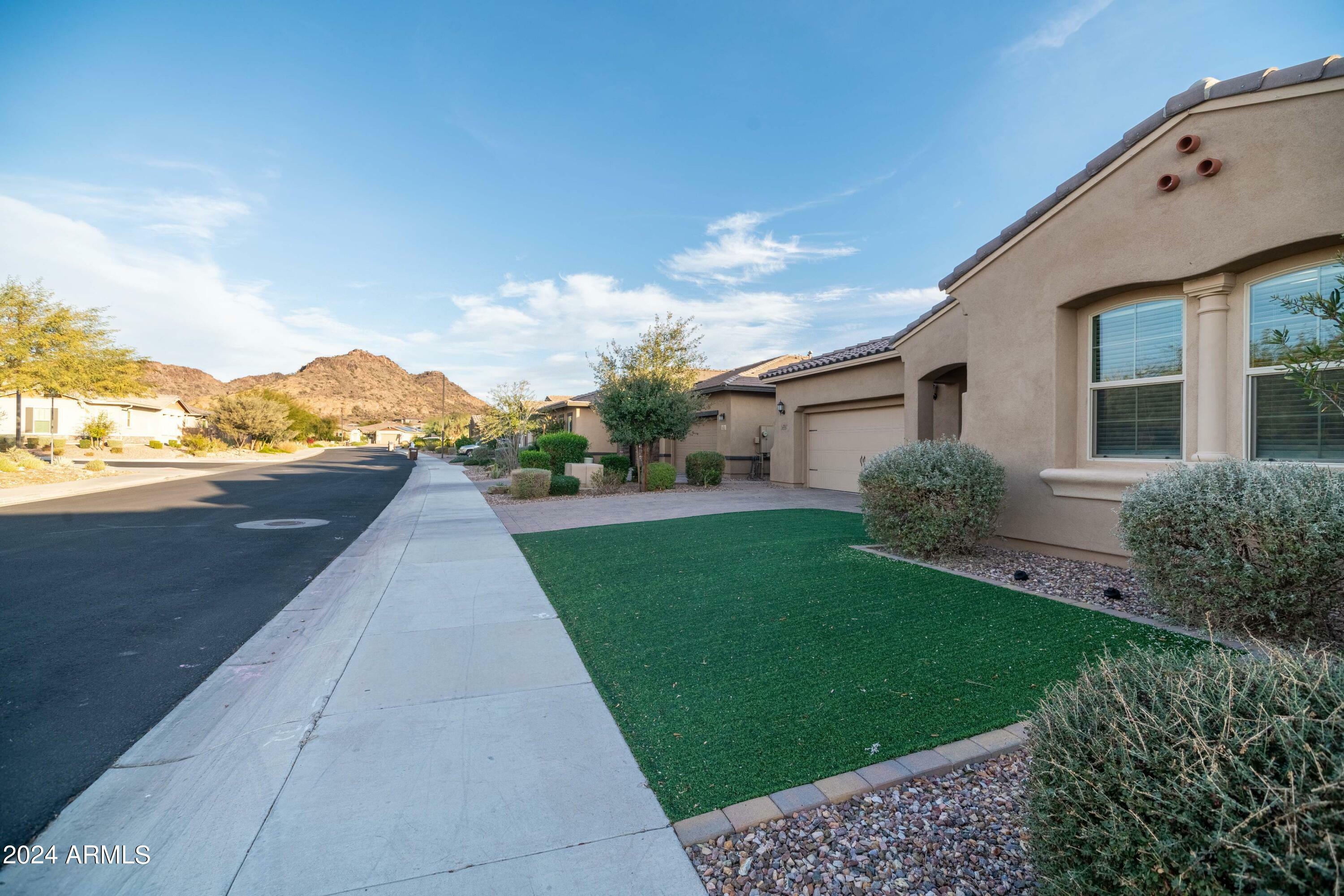 Property Photo:  9275 W Plum Road  AZ 85383 