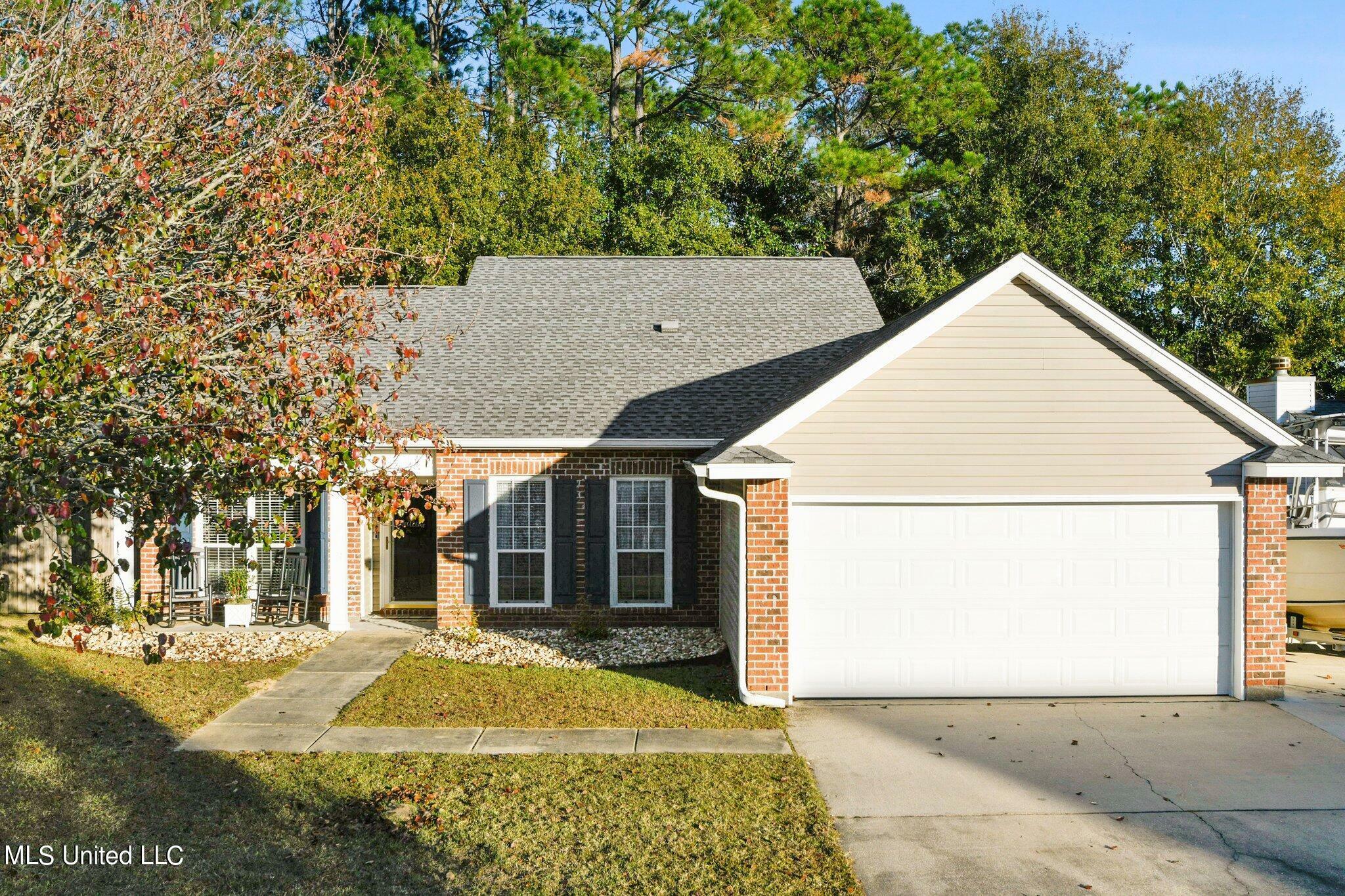 Property Photo:  880 Brentwood Drive  MS 39532 