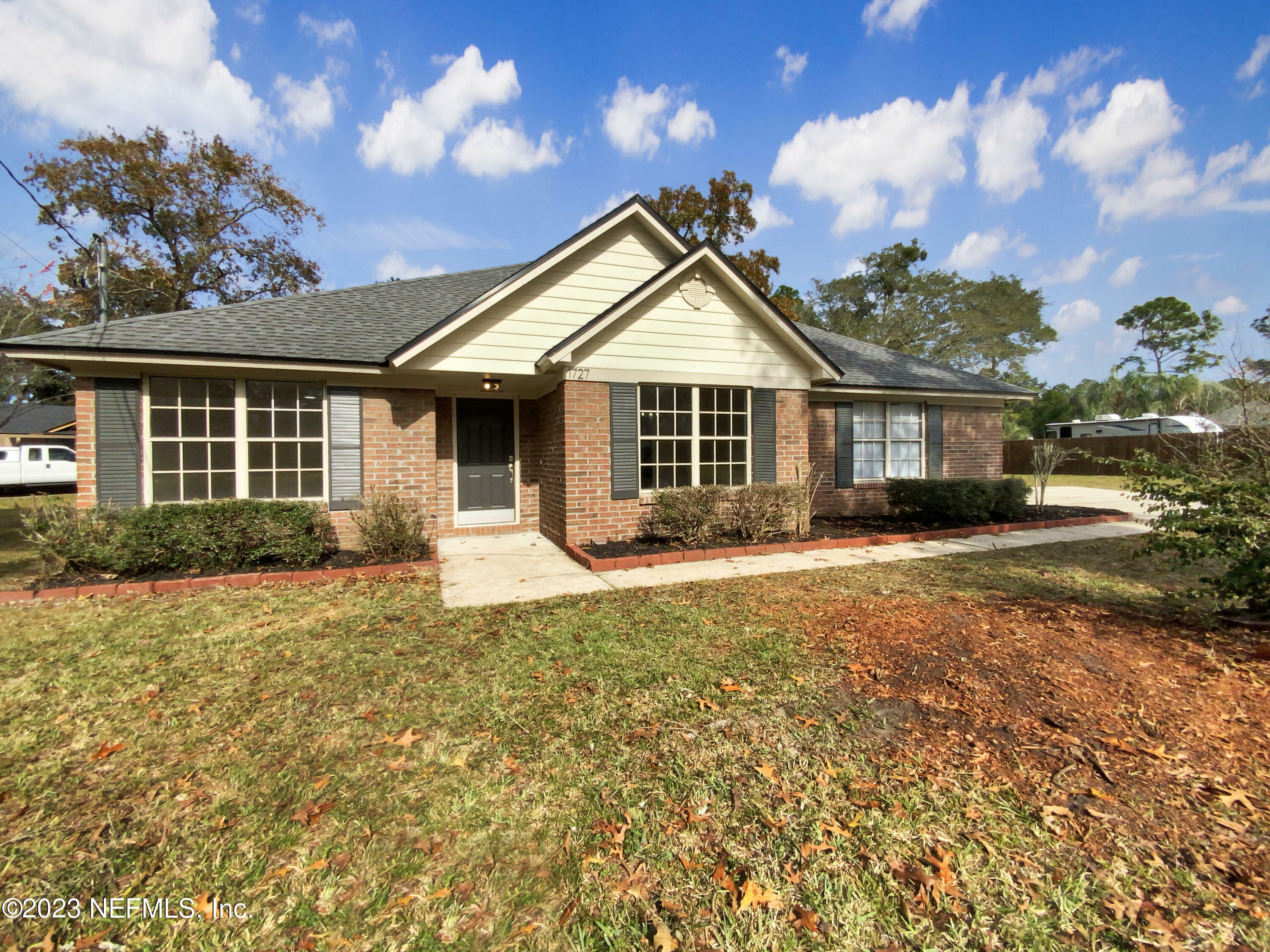 Property Photo:  1727 Pitch Pine Avenue  FL 32259 