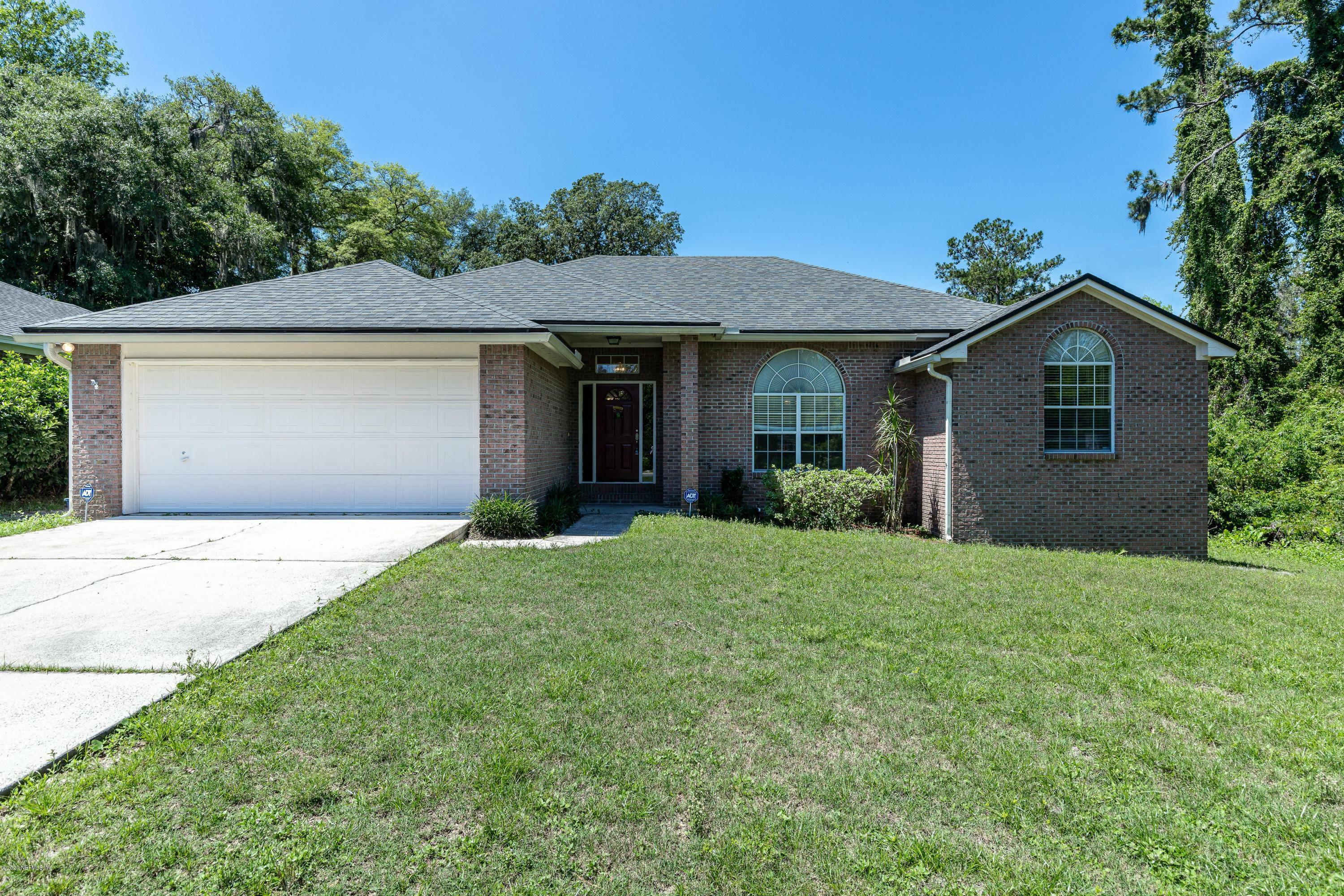 Property Photo:  1213 Summerfield Court  FL 32073 