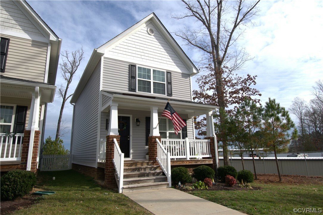 Property Photo:  2213 Forest Court  VA 23009 