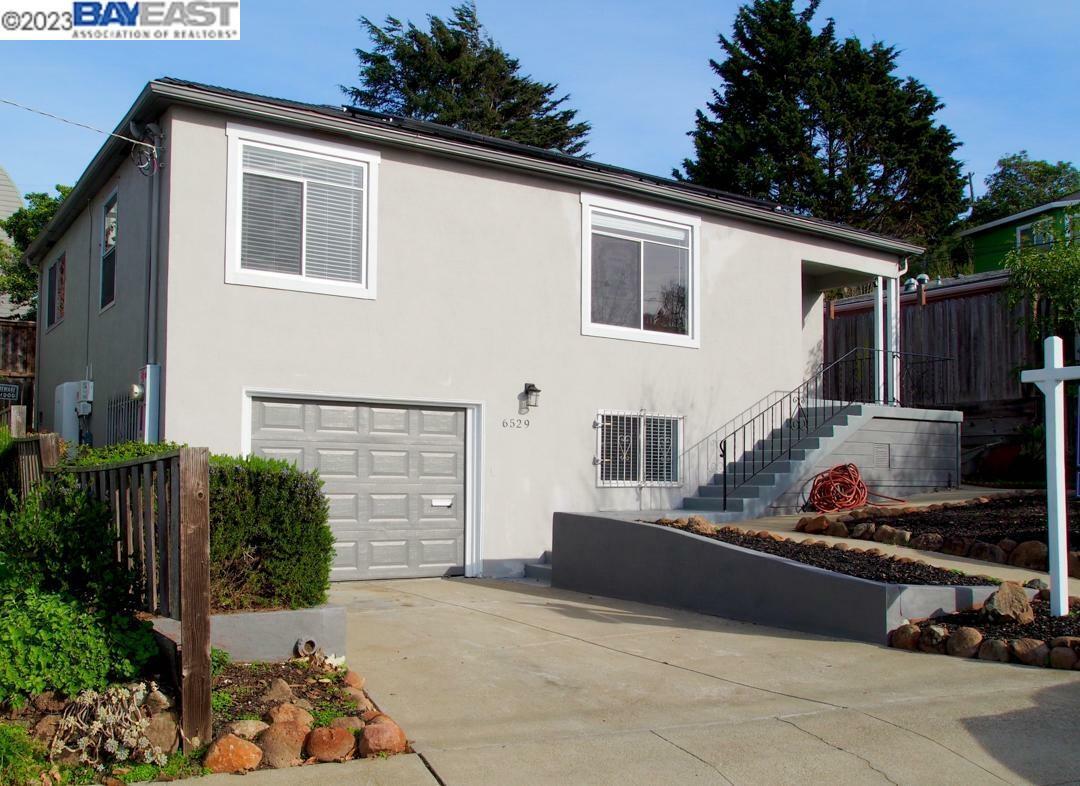 Property Photo:  6529 Claremont Ave  CA 94805 