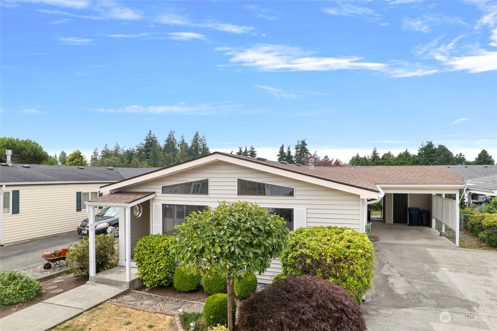 Property Photo: 2610 E Section Street 80 WA 98274