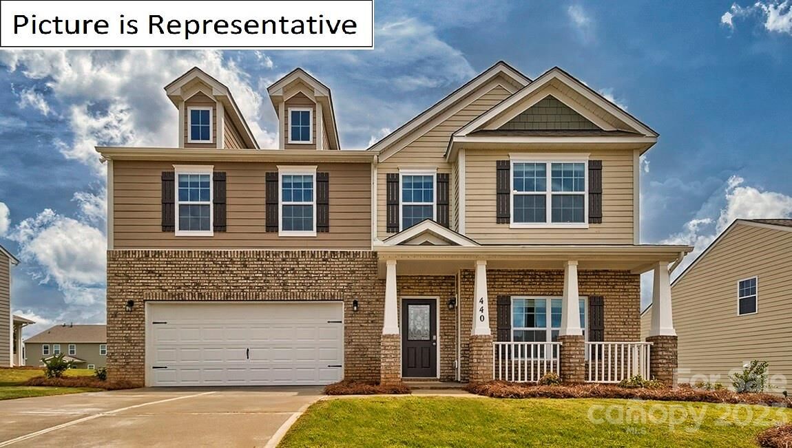 Property Photo:  401 Saddlebred Lane  NC 28097 