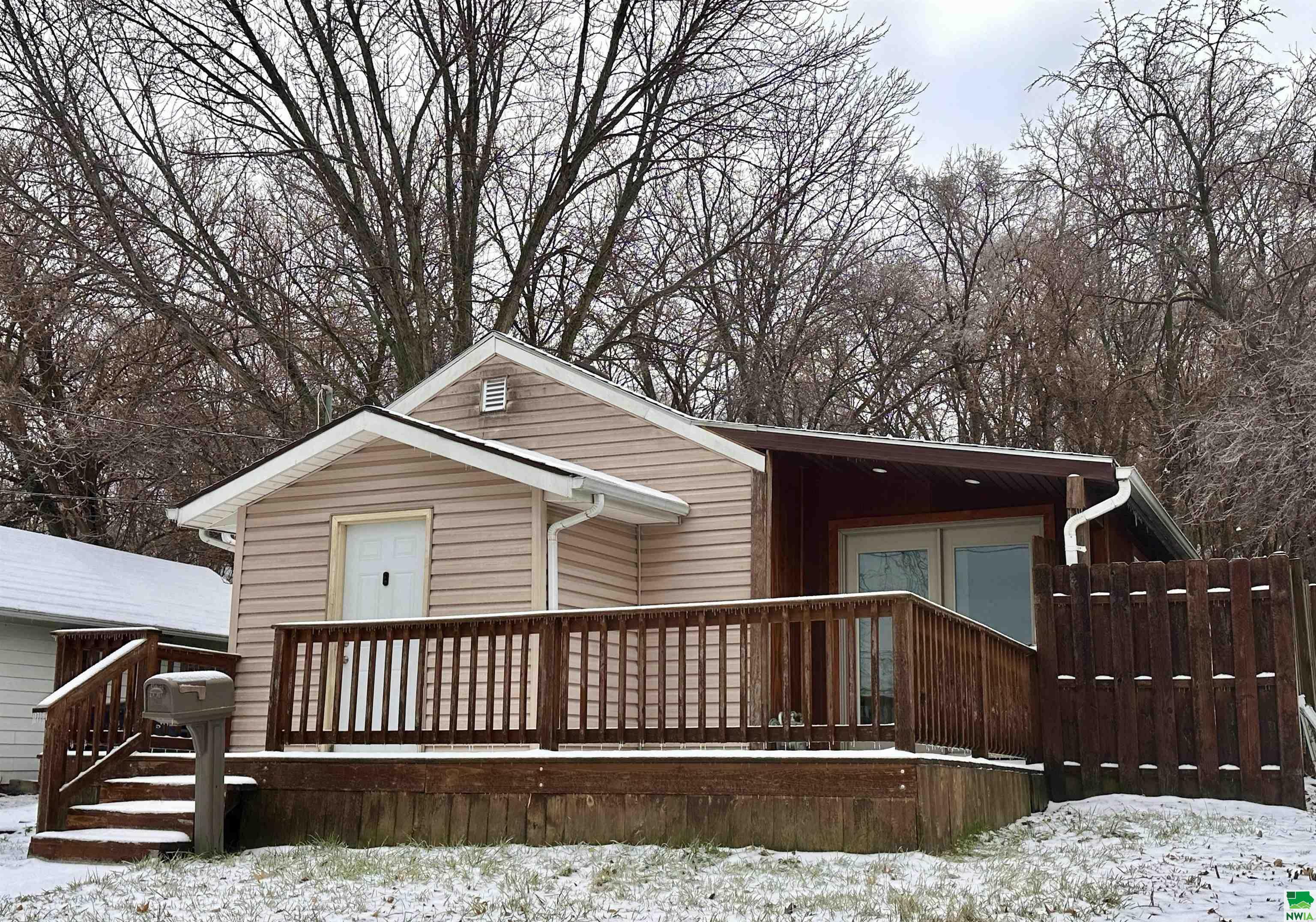 Property Photo:  3020 Melrose Avenue  IA 51105 