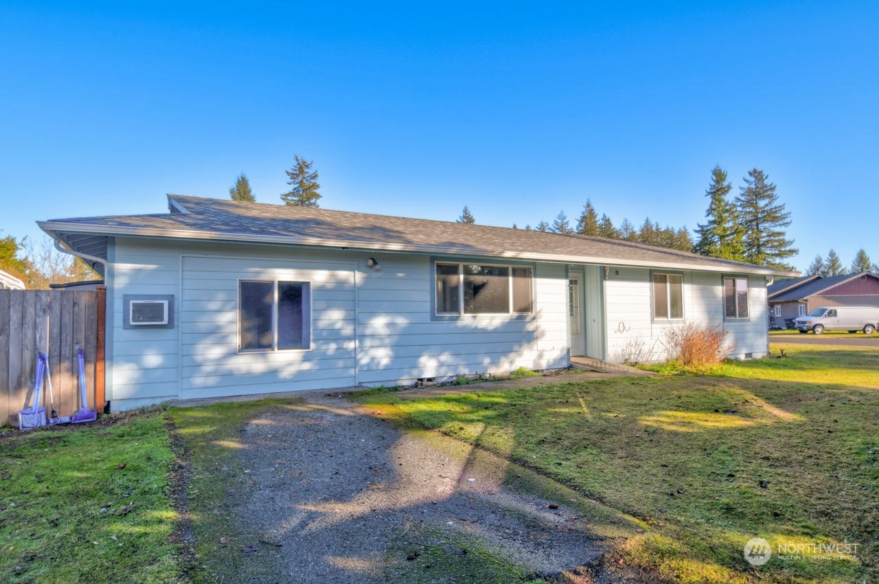 Property Photo:  402 California Avenue N  WA 98576 