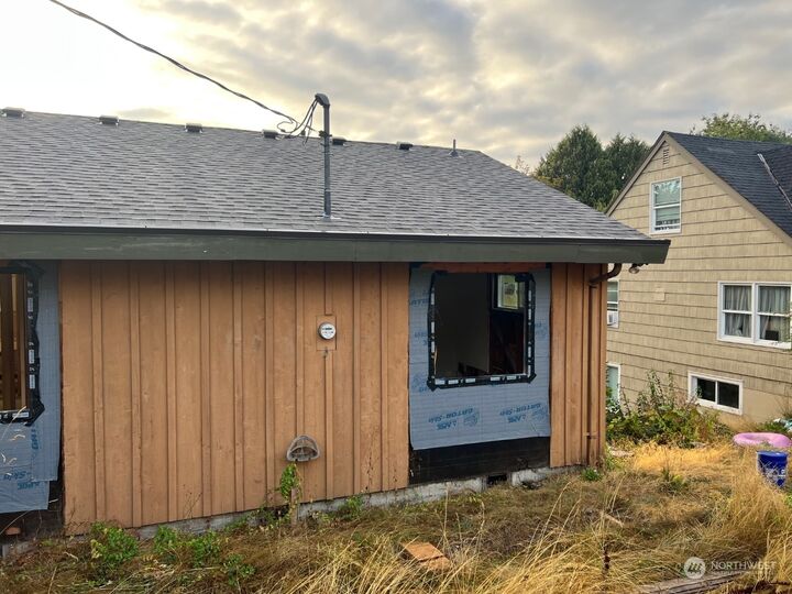 Property Photo: 1720 N Wycoff Ave WA 98312