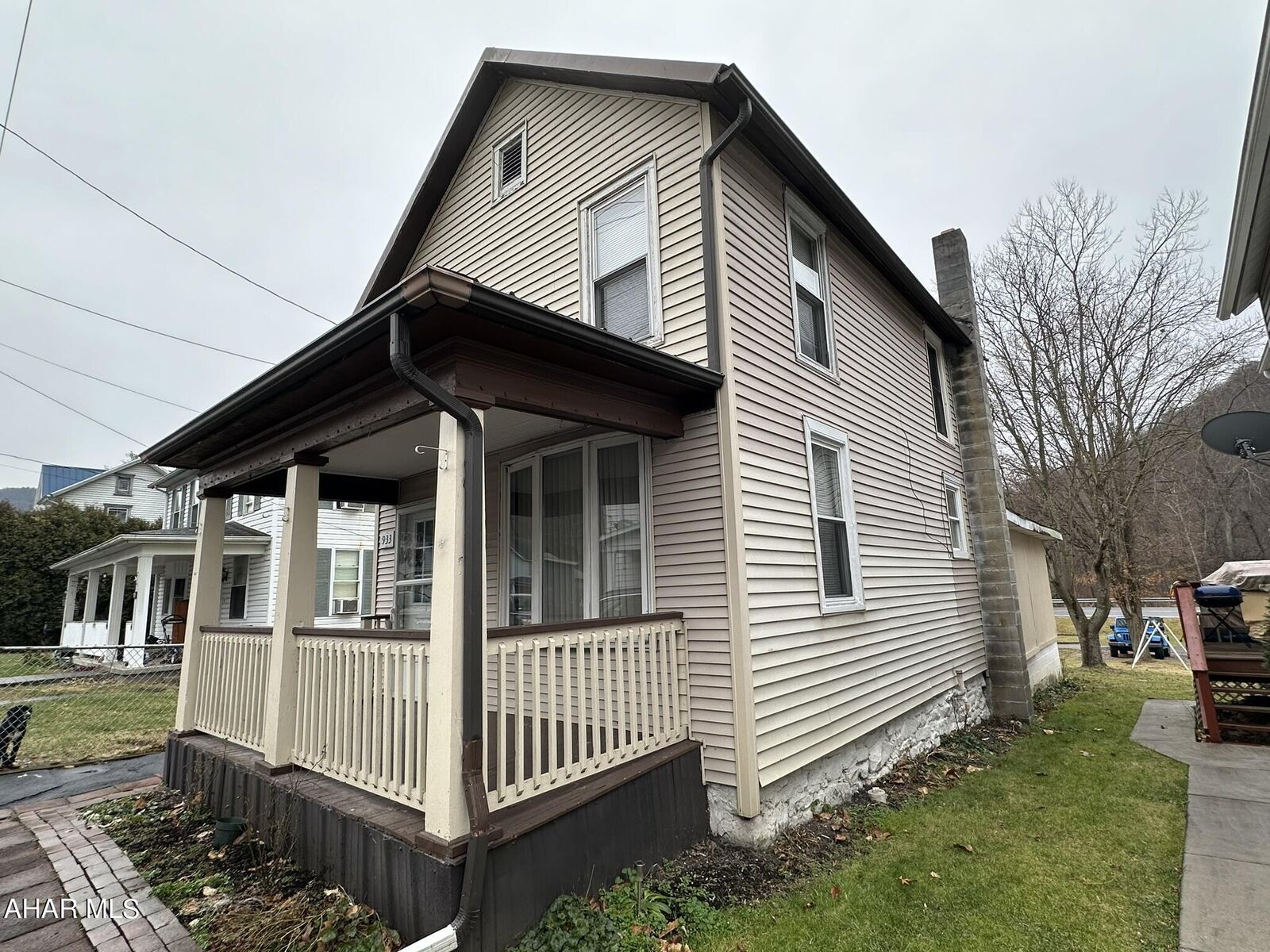 Property Photo: 933 New Street PA 16650