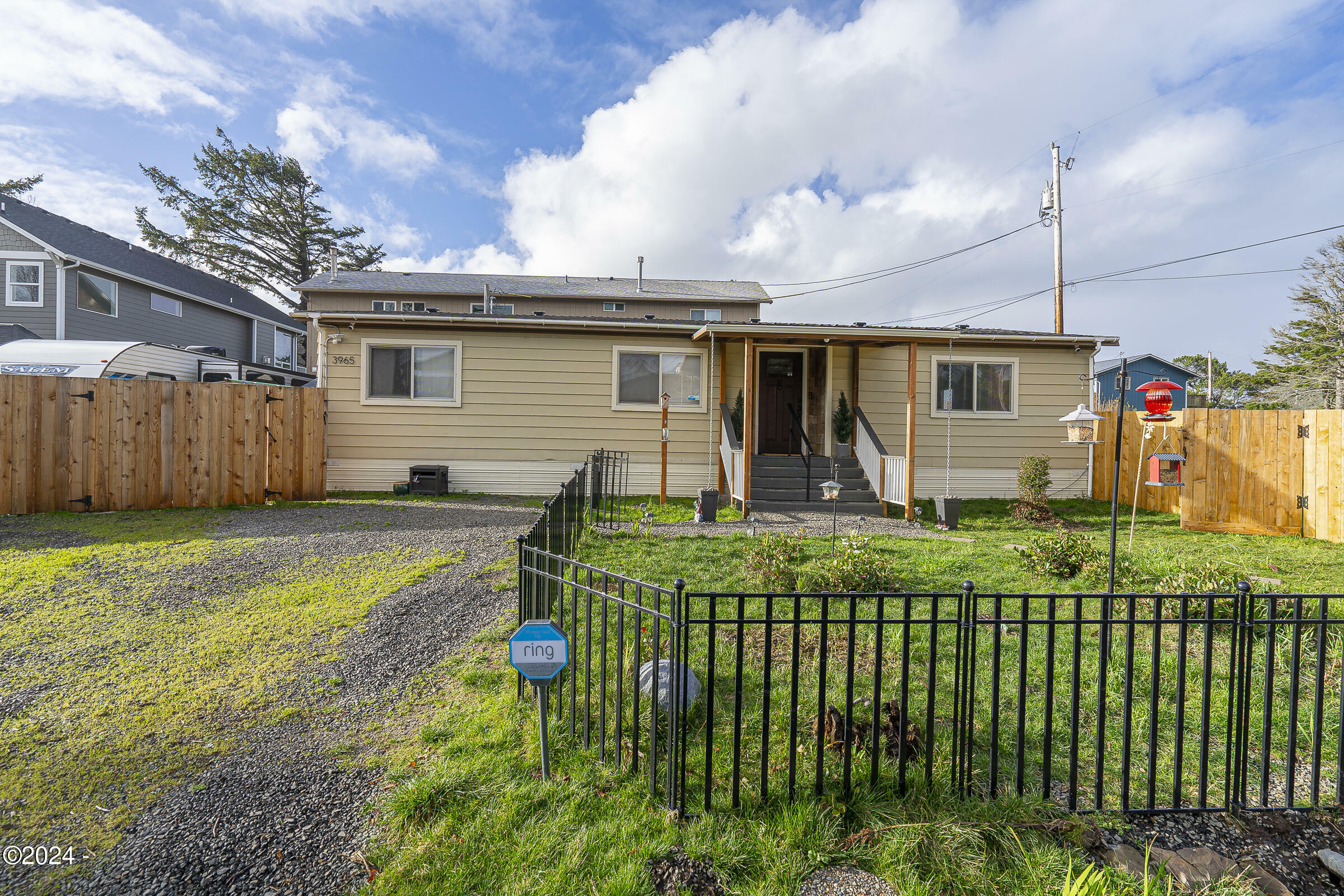 Property Photo:  3965 Evergreen Avenue  OR 97341 