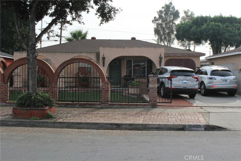 Property Photo:  10480 Greenhurst Street  CA 90706 