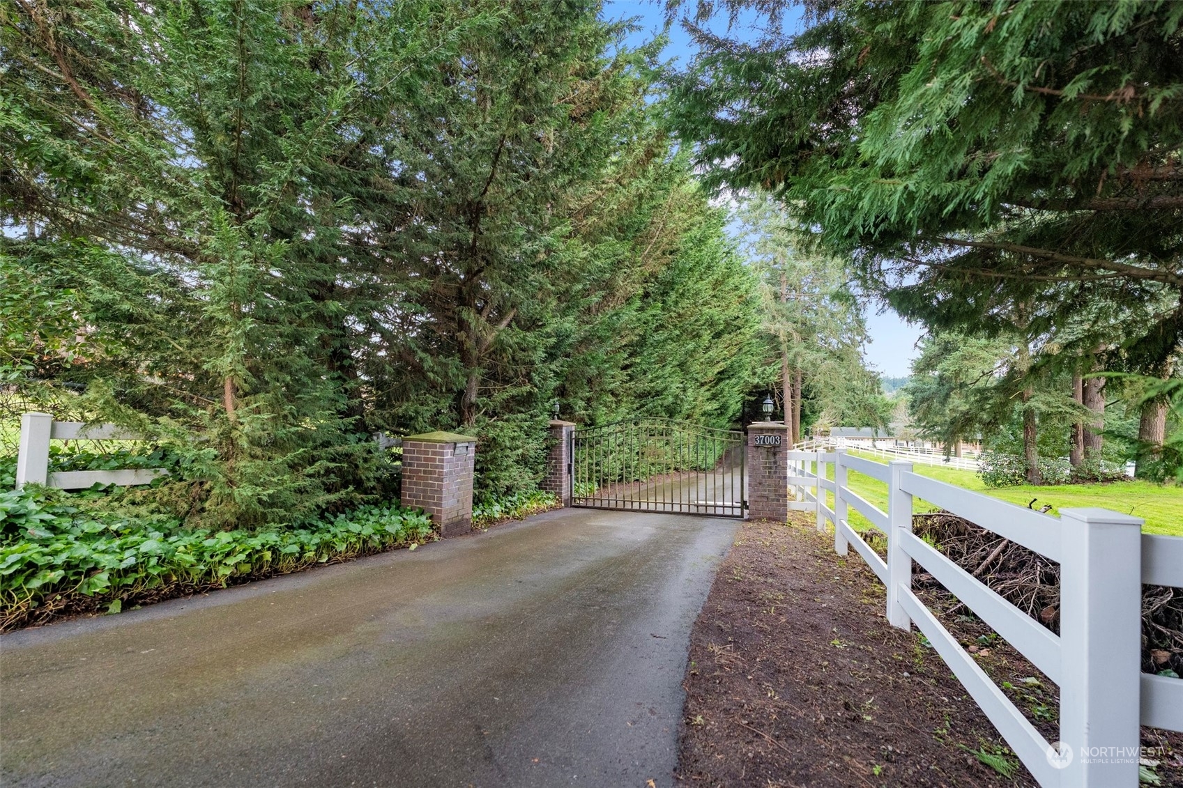 Property Photo: 37003 12th Avenue S WA 98003