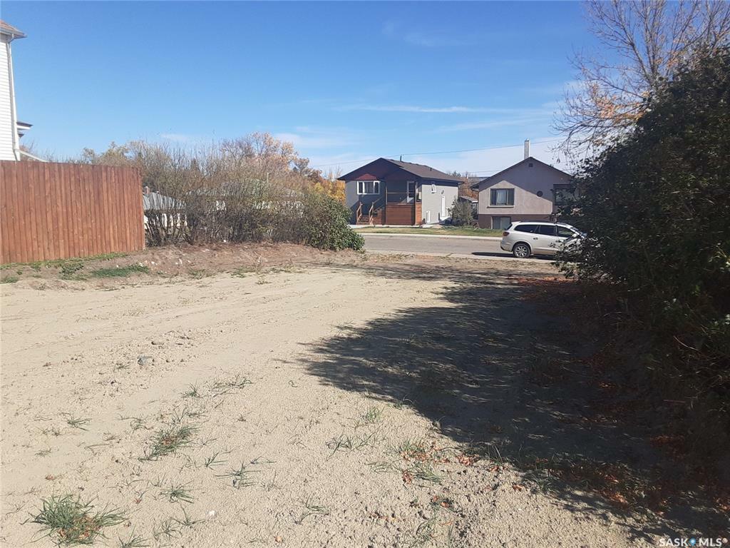 Property Photo:  346 4th Avenue NW  SK S9H 0V1 