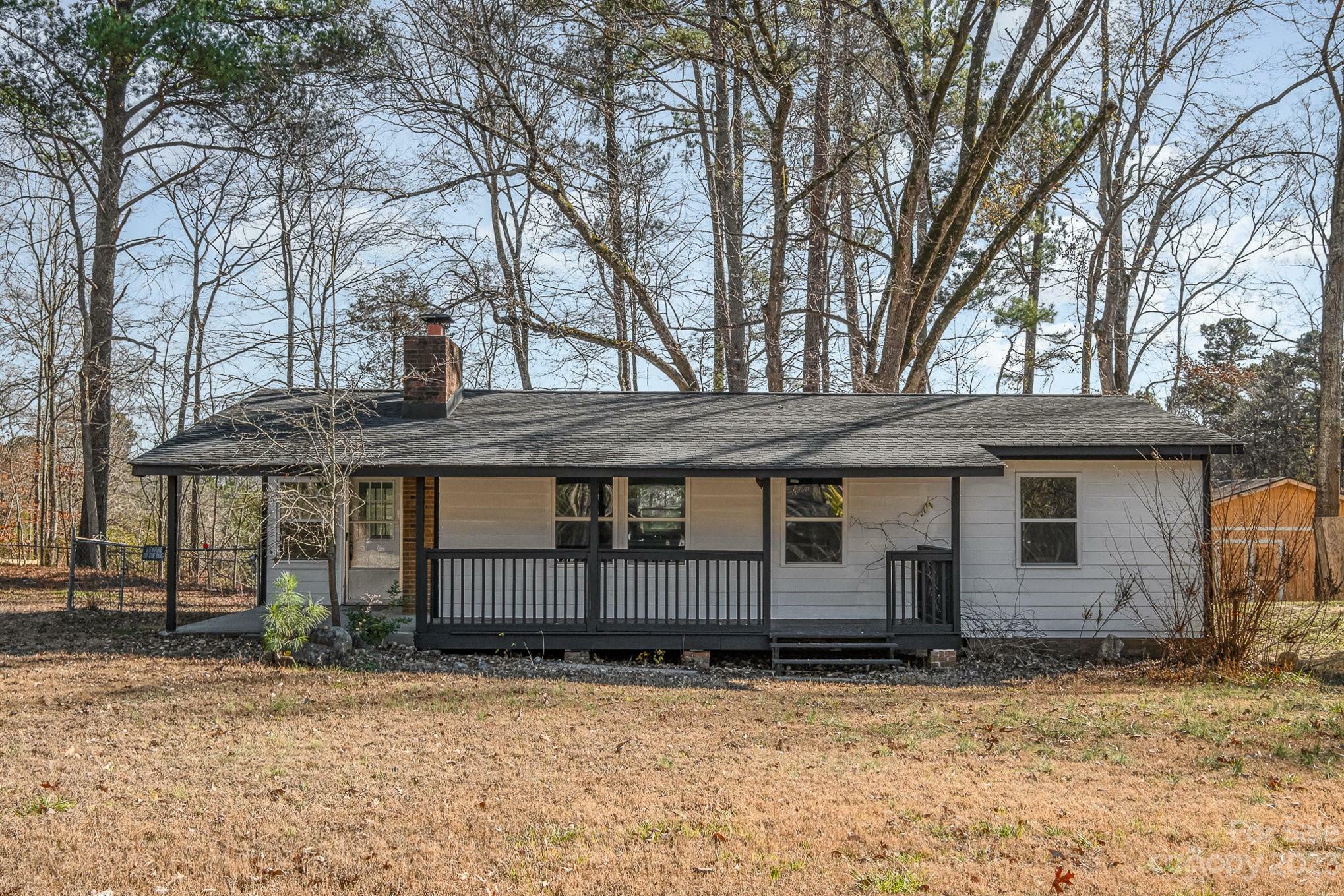 Property Photo:  6922 Pear Tree Road  NC 28216 