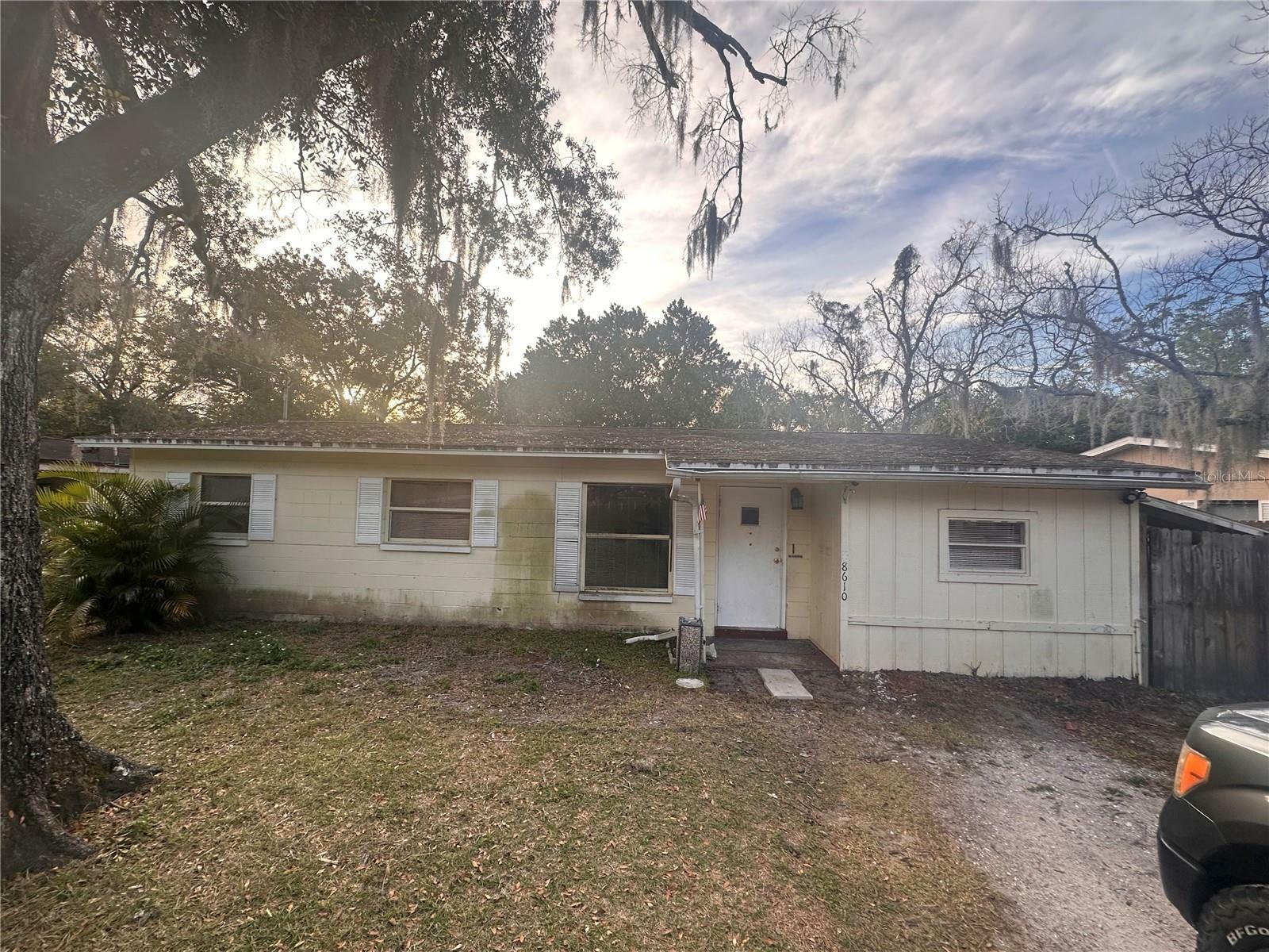 Property Photo:  8610 Tupelo Drive  FL 33637 