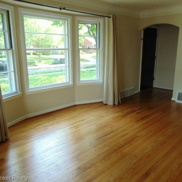 Property Photo:  2455 Buckingham Avenue  MI 48009 