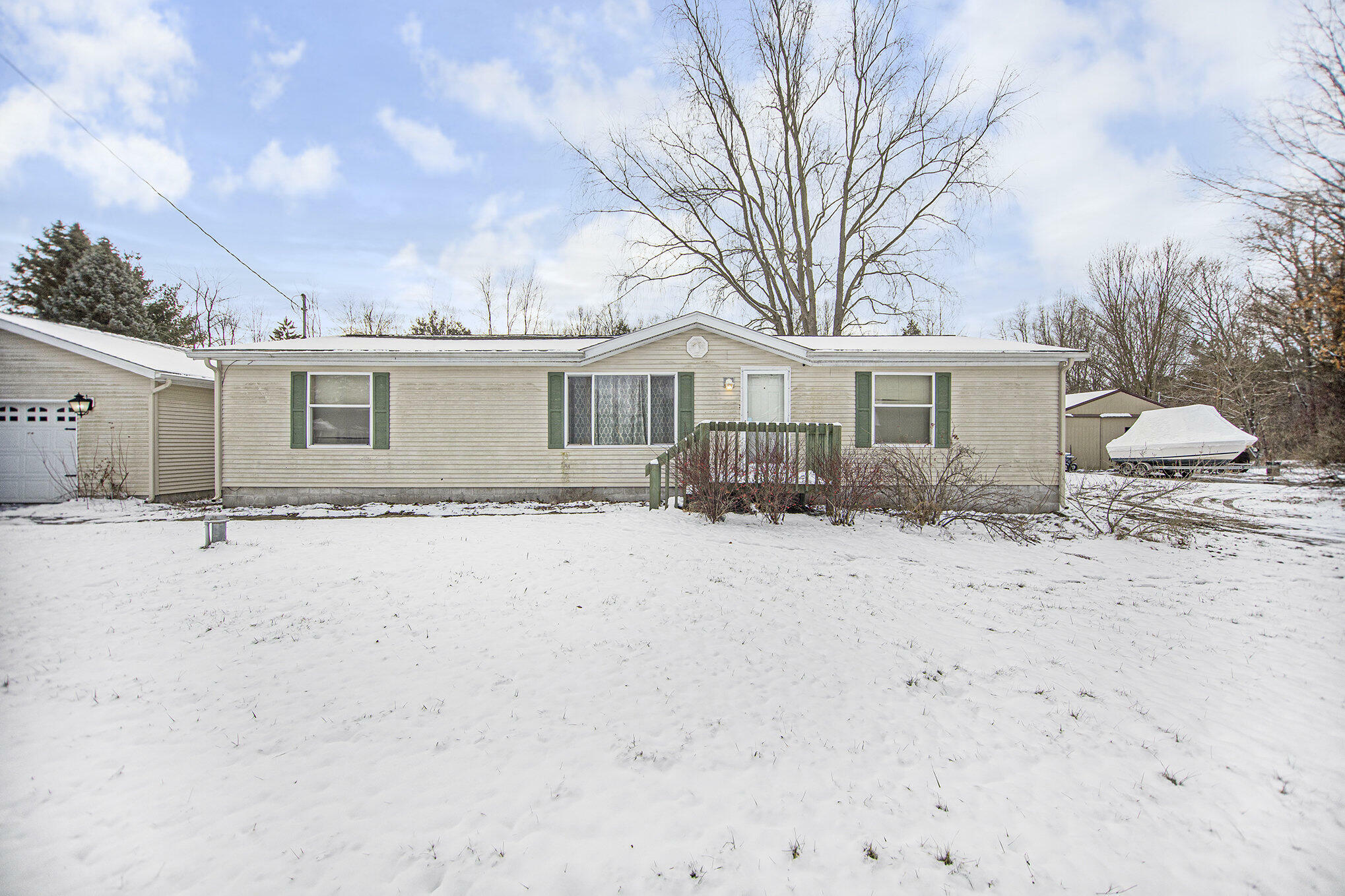 Property Photo:  1601 W McMillan Road  MI 49445 