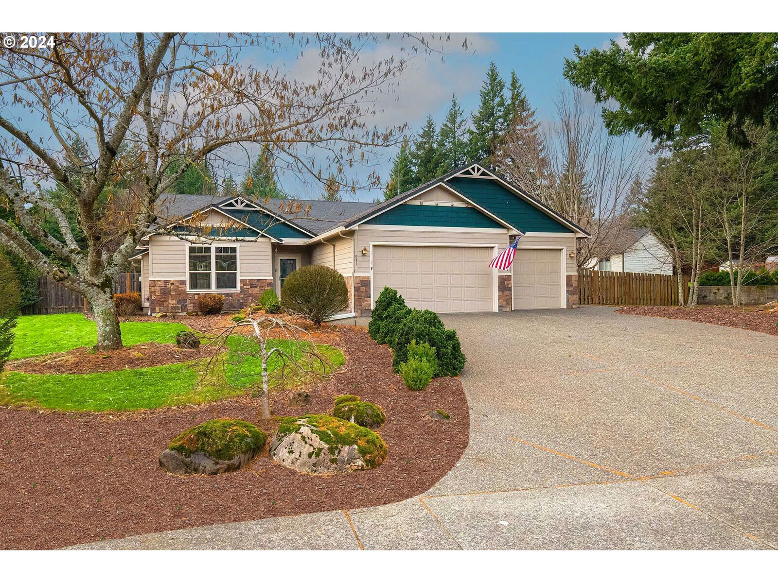 Property Photo: 941 NW Angel Heights Rd WA 98648