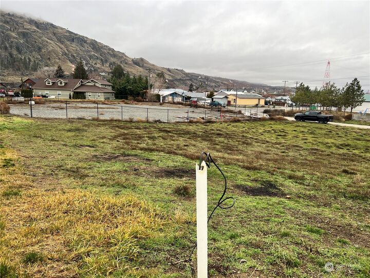 Property Photo:  714  3rd Street  WA 98812 